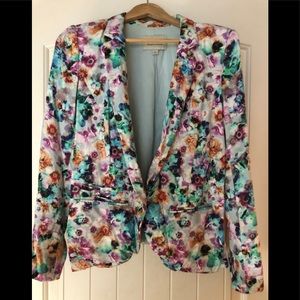 Hinge floral blazer.